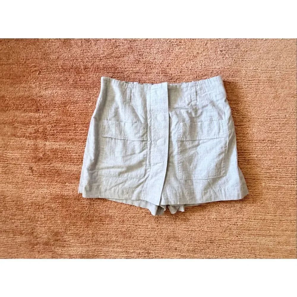 Cabi Size L Light Blue Linen Button Front Shorts/ Skorts Pockets Summer